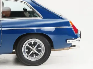 Foto 19 di 40: MG B GT