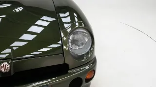 Foto 11 di 40: MG RV8