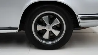 Foto 27 di 40: Porsche 911 2.4 T/E Targa