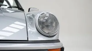 Foto 16 di 40: Porsche 911 3.0 SC Targa