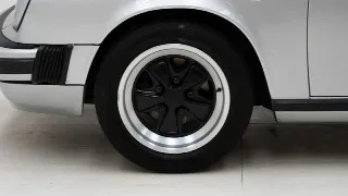 Foto 22 di 40: Porsche 911 3.0 SC Targa