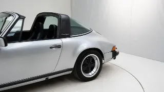 Foto 28 di 40: Porsche 911 3.0 SC Targa