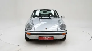 Foto 9 di 40: Porsche 911 3.0 SC Targa