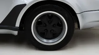 Foto 30 di 40: Porsche 911 3.2 Speedster