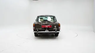 Foto 7 di 40: Rover P6 V8