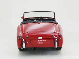 Foto 32 di 40: Triumph TR3 Small Mouth