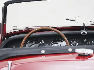 Foto 34 di 40: Triumph TR3 Small Mouth