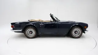 Foto 9 di 40: Triumph TR6 + Overdrive