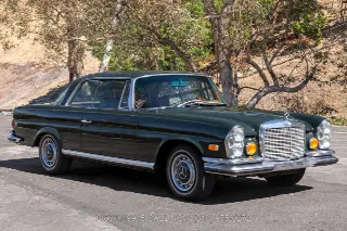 Foto 4 di 24: 1971 Mercedes Benz 280SE