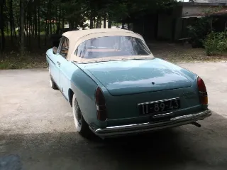 Foto 4 di 8: Peugeot 404 Cabriolet Injection | 1964 | Route 66 Auctions