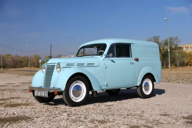 Renault Juvaquatre Fourgonnette | 1956 | Route 66 Auctions