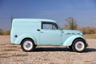 Foto 5 di 8: Renault Juvaquatre Fourgonnette | 1956 | Route 66 Auctions