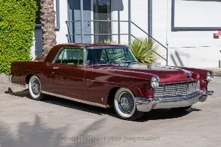Foto 3 di 24: 1956 Lincoln Continental MK II
