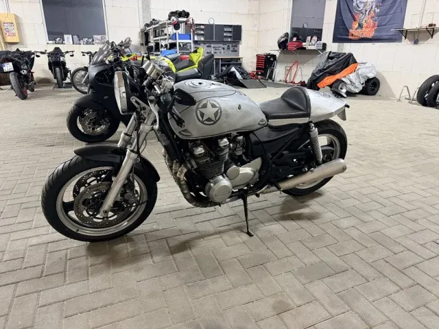 Kawasaki Zephyr 750 | 1991 | Route 66 Auctions