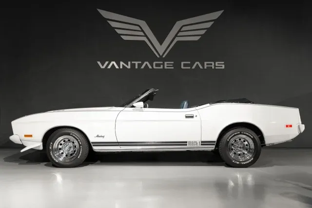 FORD MUSTANG