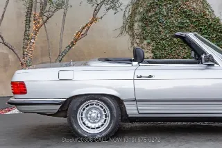 Foto 23 di 24: 1985 Mercedes Benz 280SL
