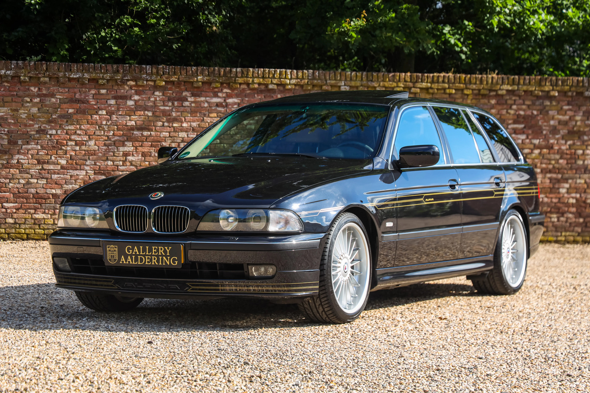 Alpina B10 V8 Touring “Alpina from Geneva”
