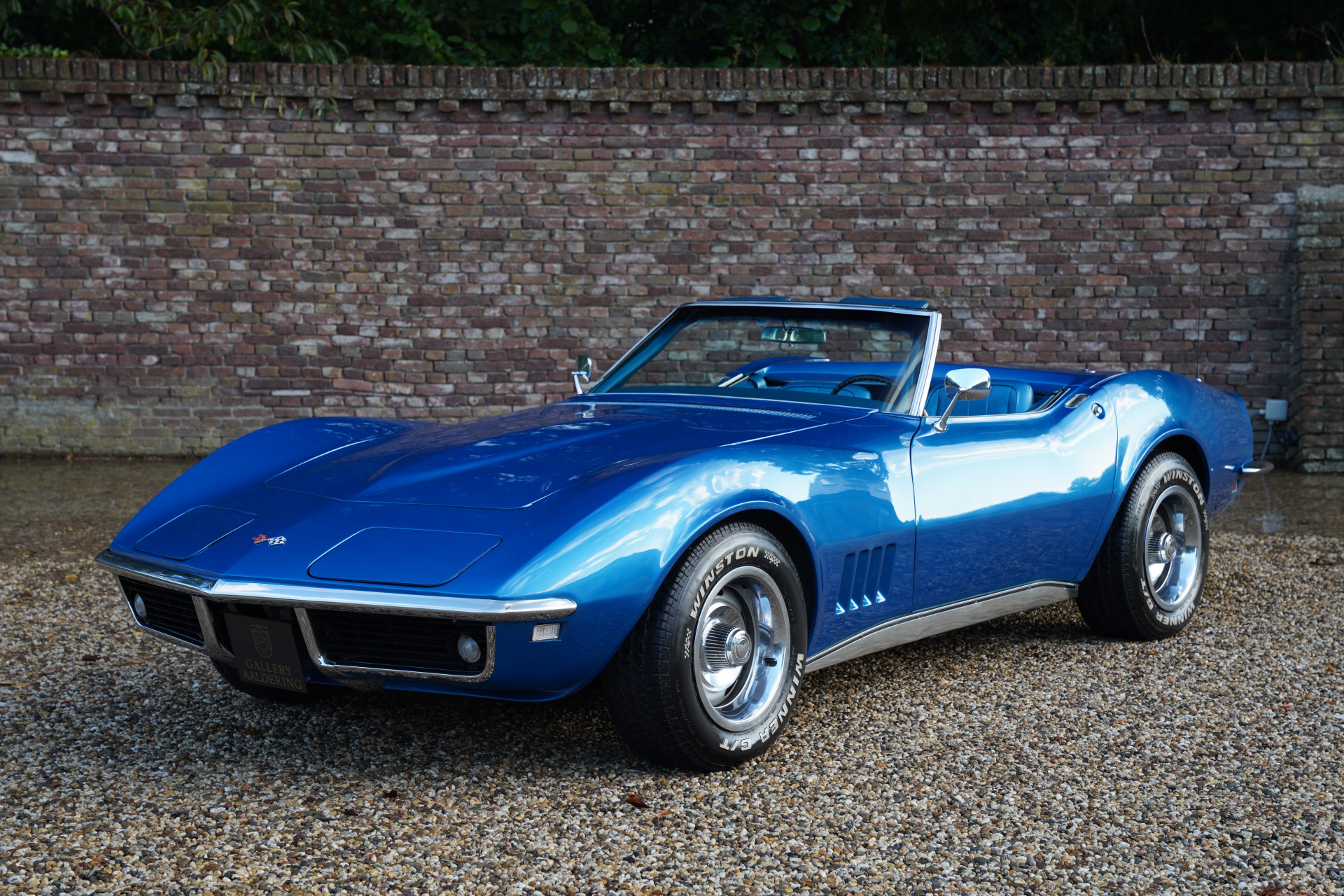Chevrolet Corvette C3 Convertible 327