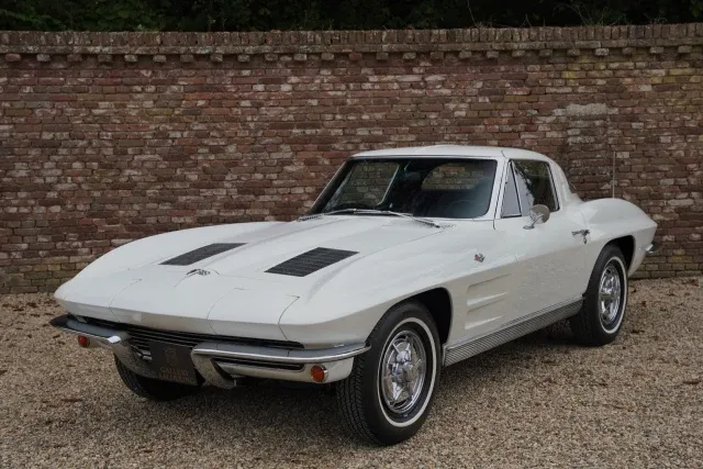 Chevrolet Corvette C2 Sting Ray Split Window