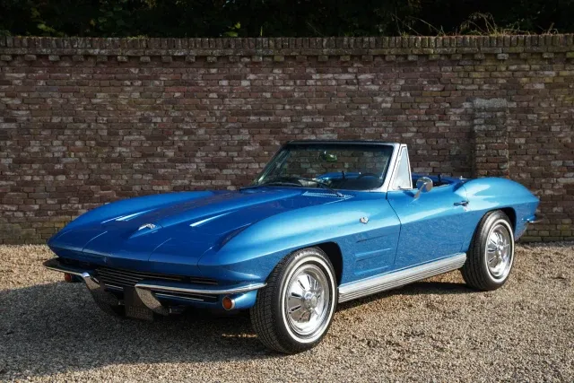 Chevrolet Corvette C2 Sting Ray Convertible