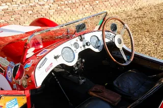 Foto 100 di 118: Healey Silverstone “The D-type from Kenya”