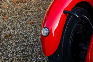 Foto 23 di 118: Healey Silverstone “The D-type from Kenya”
