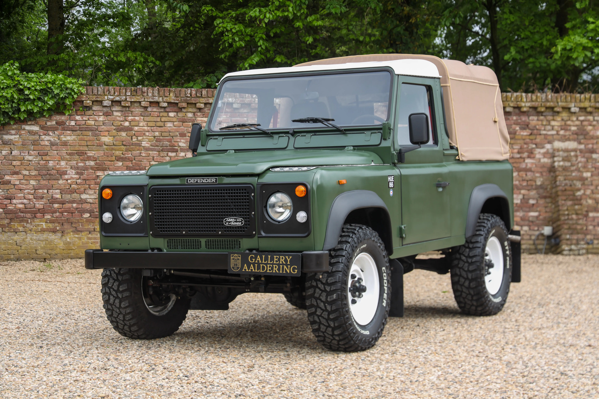Land Rover 90 Pick-up with canvas top “Restored-rebuilt-renewed”