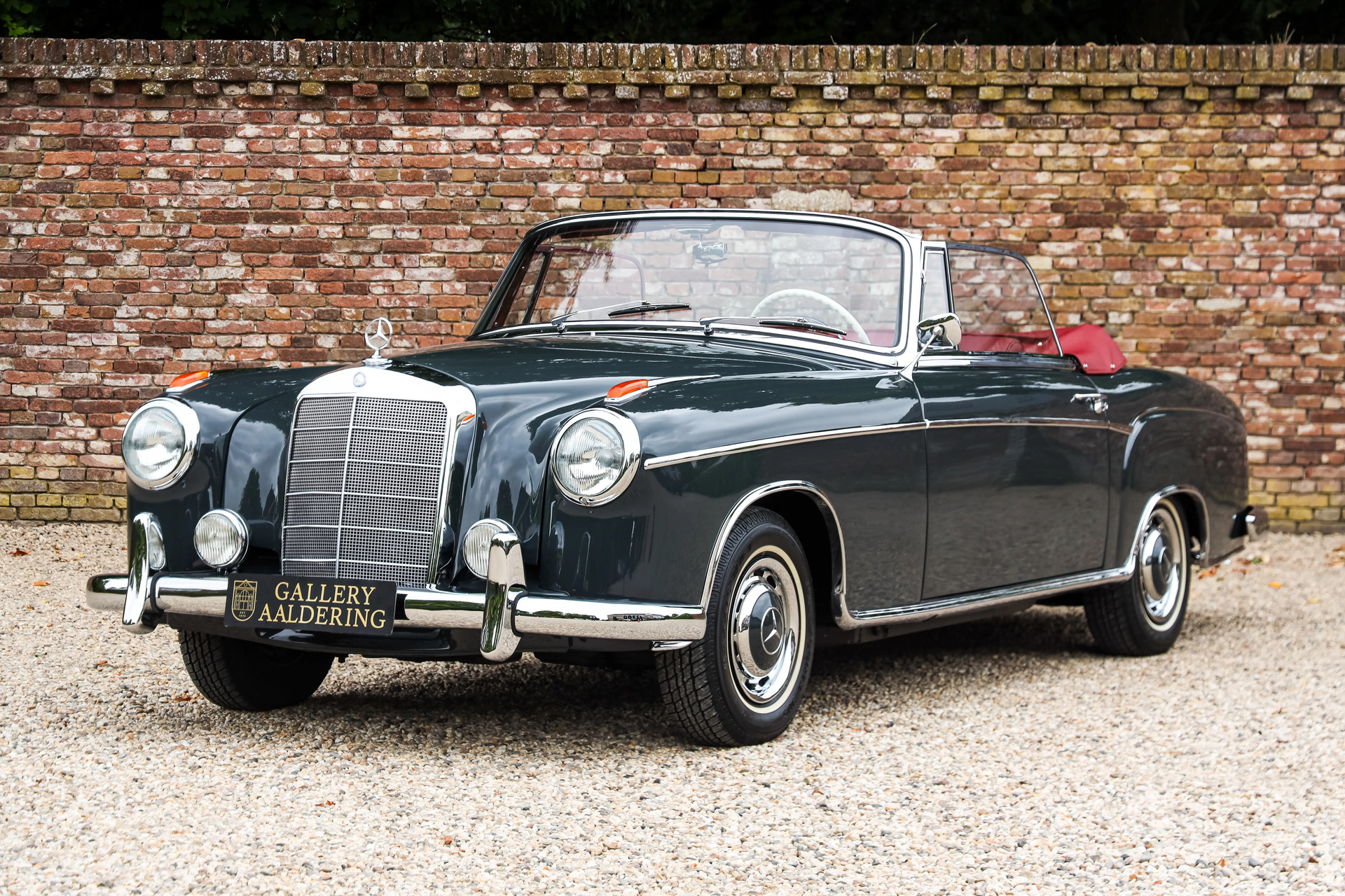 Mercedes Benz 220 SE Cabriolet “Extensively restored”