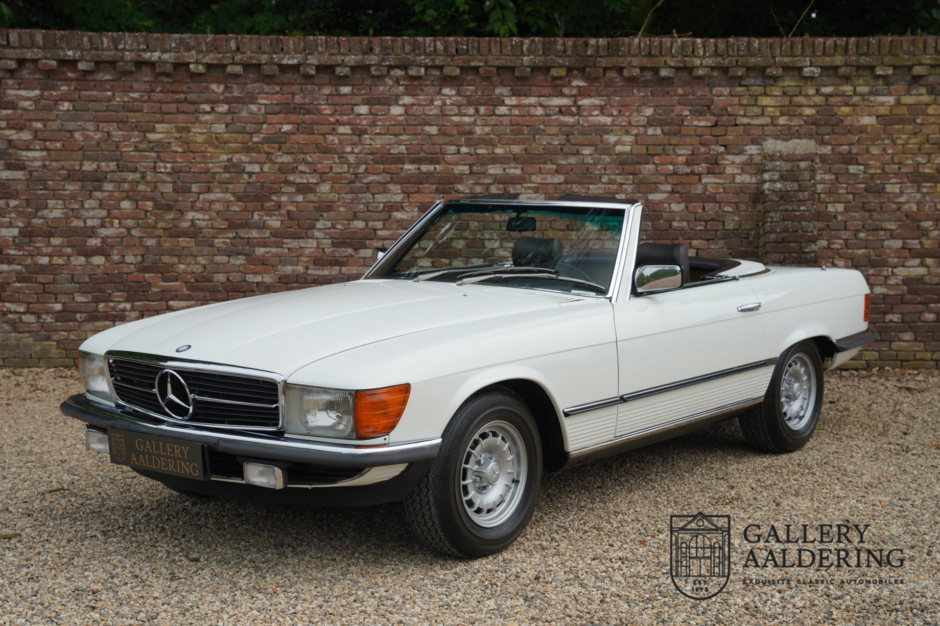 Mercedes-Benz SL 280 R107