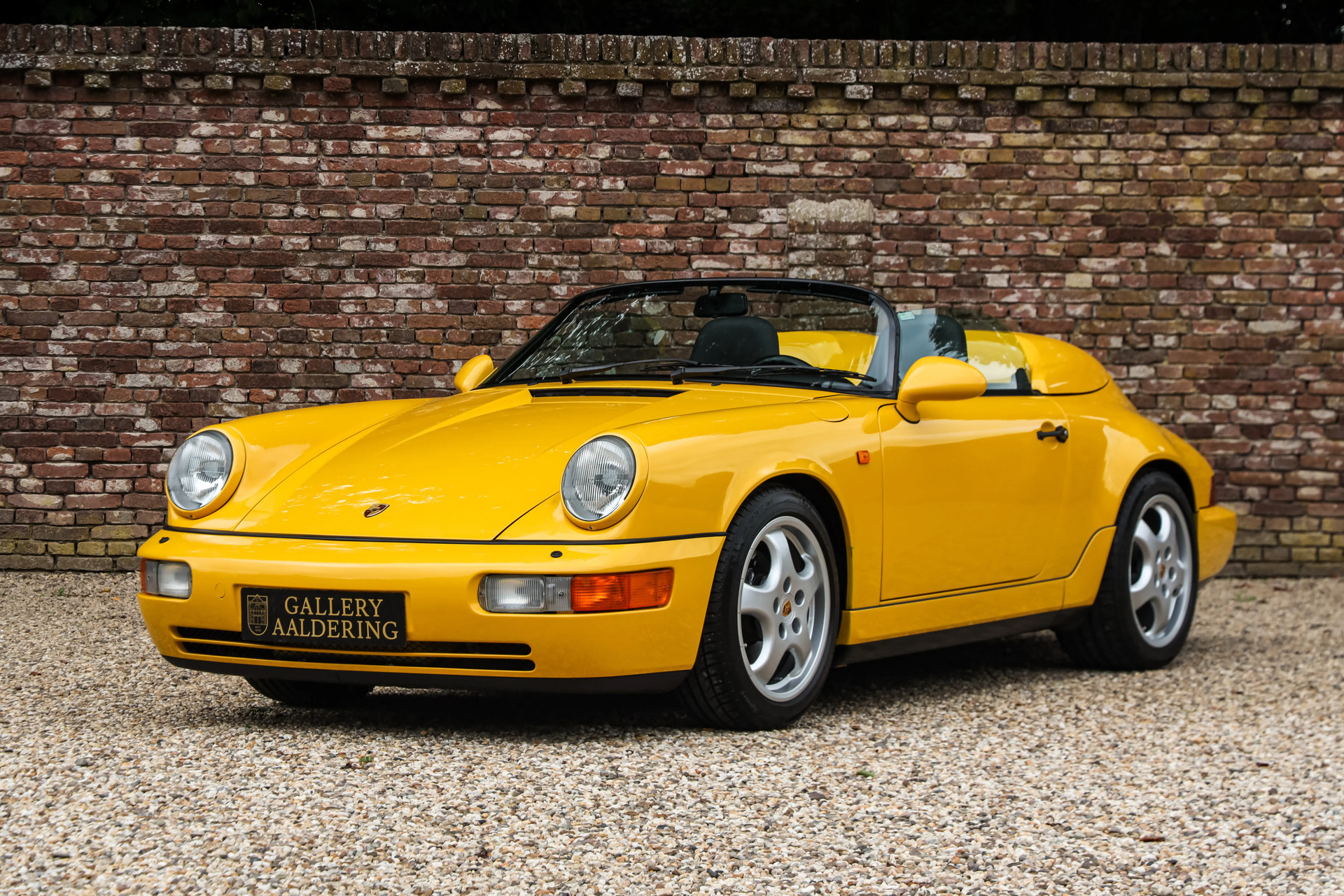 Porsche 964 Speedster Small Body “49.000 kms – Speedgelb”