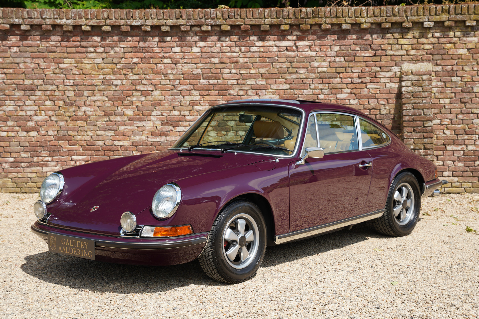 Porsche 911 2.4E Ölklappe “Restored and rebuilt condition”