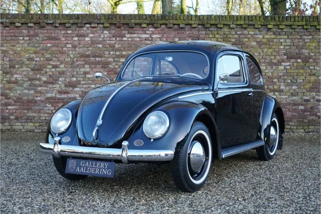 Volkswagen Beetle Oval-Window “Restored to its original purity”