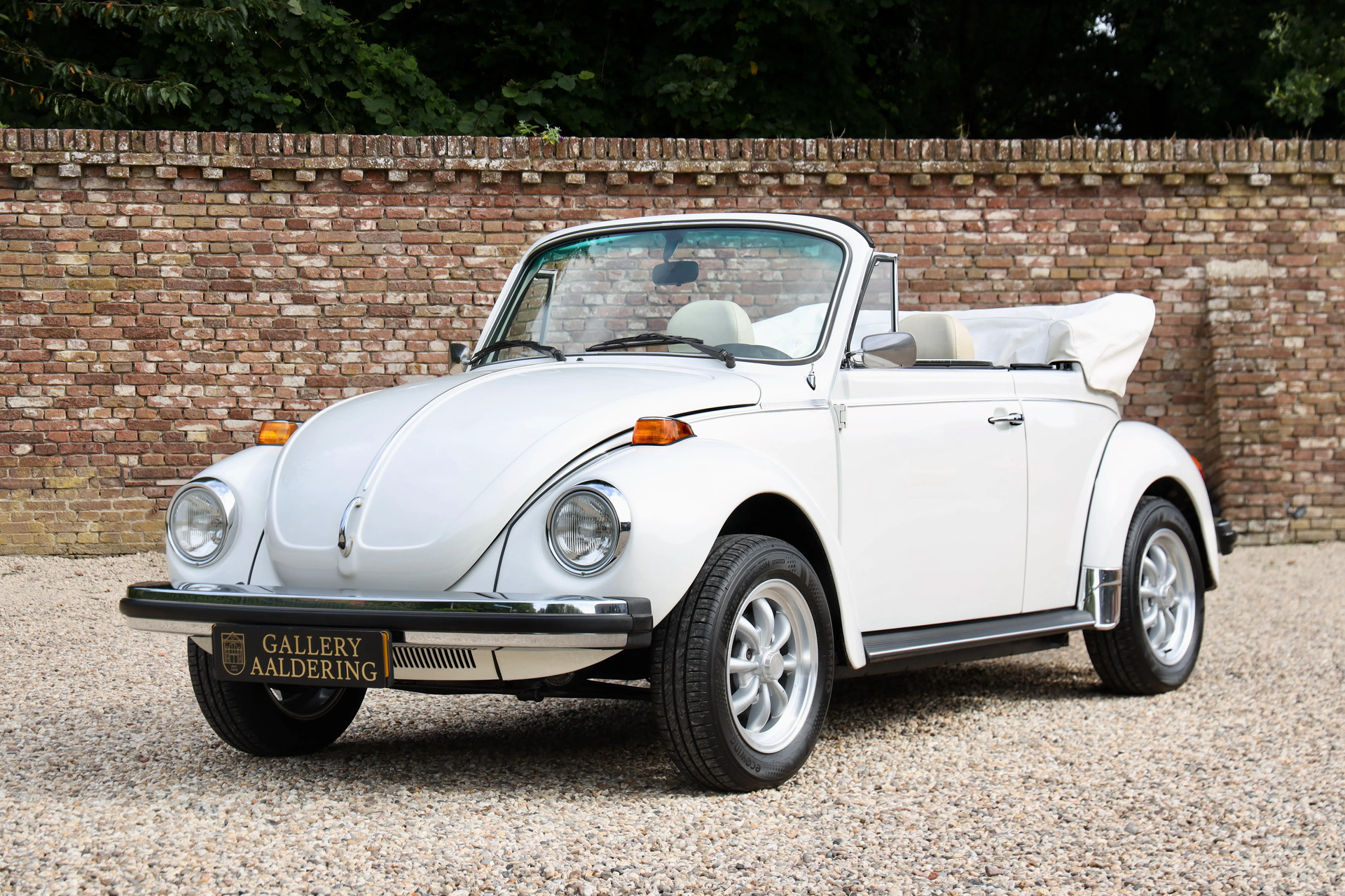 Volkswagen Beetle 1303 Convertible “Champagne Limited Edition”