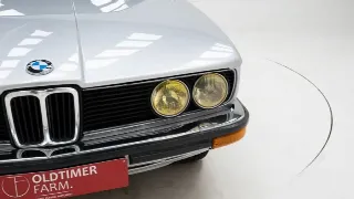 Photo 11 sur 40: BMW 520 E12