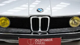 Photo 12 sur 40: BMW 520 E12