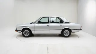 Photo 19 sur 40: BMW 520 E12