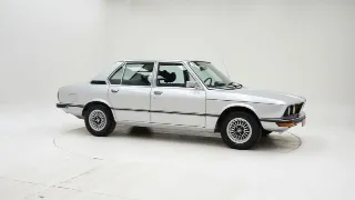 Photo 3 sur 40: BMW 520 E12
