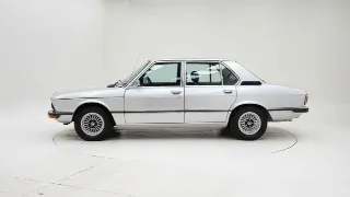 Photo 7 sur 40: BMW 520 E12