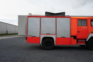 Foto 30 di 40: STEYR 10 S 18 4x4 Feuerwehr wohn mobile