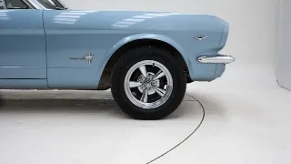 Photo 10 of 40: Ford Mustang