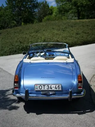 Photo 8 of 8: Alfa Romeo 2000 Spider Touring | 1960 | Route 66 Auctions