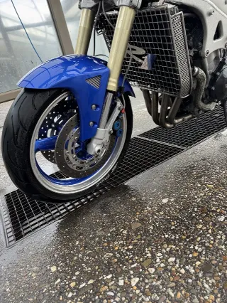 Foto 7 di 8: Yamaha YZF-R1 | 1998 | Route 66 Auctions