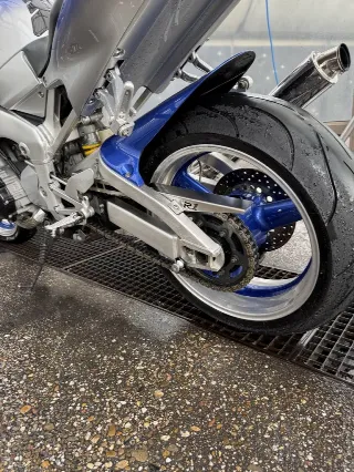 Foto 8 di 8: Yamaha YZF-R1 | 1998 | Route 66 Auctions