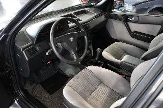 Foto 10 di 27: Alfa Romeo 155 1.8i Twin Spark cat Clima CRS supertagliandata