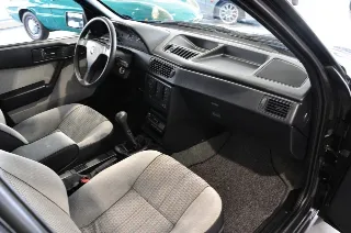 Foto 27 di 27: Alfa Romeo 155 1.8i Twin Spark cat Clima CRS supertagliandata