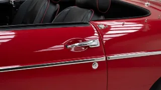 Foto 32 di 40: MG B roadster + Hardtop