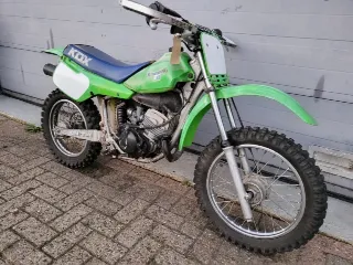 Foto 2 di 8: Kawasaki KDX80 | 1987 | Route 66 Auctions