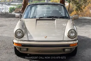 Foto 10 di 24: 1984 Porsche Carrera