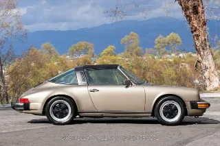 Foto 11 di 24: 1984 Porsche Carrera