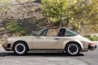 Foto 16 di 24: 1984 Porsche Carrera